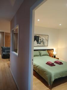 En eller flere senge i et værelse på Fiery Horse