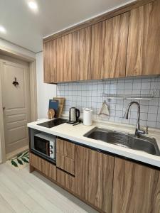 Køkken eller tekøkken på Full House