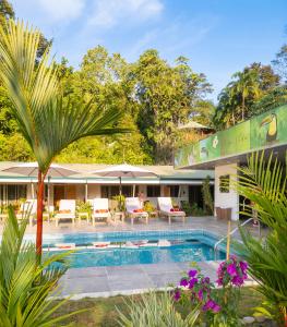 Bazén v ubytování Luxury Apartments Nauyaca by Paradiselodge nebo v jeho okolí