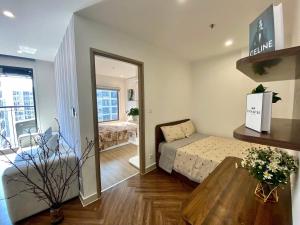 Ένα ή περισσότερα κρεβάτια σε δωμάτιο στο Modern 1BR with Balcony Park View Hanoi