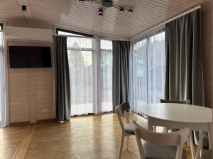 Μια τηλεόραση ή/και κέντρο ψυχαγωγίας στο Grey House