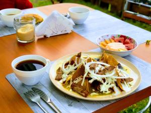 Φαγητό σε αυτό το πανδοχείο ή κάπου εκεί κοντά +8 φωτογραφίες