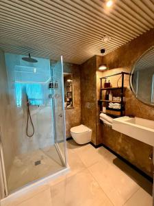 Koupelna v ubytování love on the sea + 8 fotografií