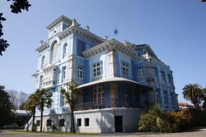 Budova, kde se chata nachází