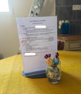 Imagine din galeria proprietății Provençal Getaway Pool Studio Hiking în Taulignan