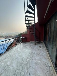 Balkón nebo terasa v ubytování Atlantis villa 3BHK with private pool