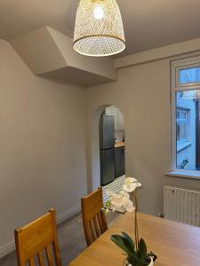 Fotografie z fotogalerie ubytování Central Belfast 2 Bedroom House Sleeps 6 Beside Ormeau Park v destinaci Belfast