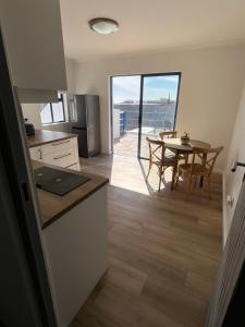 Η κουζίνα ή μικρή κουζίνα στο Codrock Cottage +8 φωτογραφίες