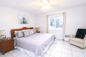 Postel nebo postele na pokoji v ubytování St Augustine Beach, Florida OVC-O15, 2 bedroom, 2 bathroom, Pet Friendly, Free Parking + 61 fotografií