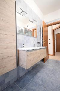 Ένα μπάνιο στο La Casa di Dante Bologna