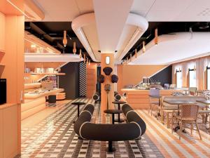 Un lugar para sentarse en ibis Styles La Rochelle Centre les Minimes