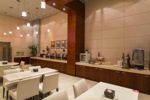 锦江之星西安建国门酒店的咖啡和沏茶工具