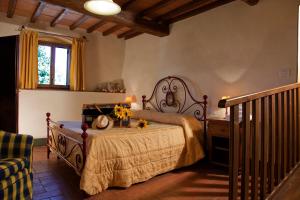Giường trong phòng chung tại Florence Winery Country Apartments - Fattoria Lavacchio +78 ảnh