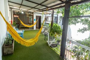 En have udenfor Habitación céntrica con desayuno y baño privado