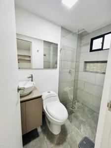 Et badeværelse på Central apartment in Bello