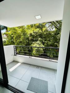 En balkon eller terrasse på Central apartment in Bello