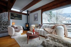 O zonă de relaxare la Chalet Pic & View - OVO Network