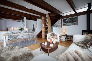 O zonă de relaxare la Chalet Pic & View - OVO Network