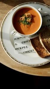 Jídlo v penzionu – hostince nebo okolí