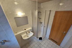 Ένα μπάνιο στο Hotel BURGWALD