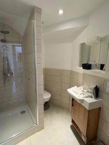 Koupelna v ubytování Hotel Montenegro + 71 fotografií