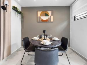 Χώρος καθιστικού στο Hyde Park 4 Comfy Apt With Parking in San Juan