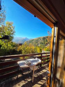 Γενική θέα στο βουνό ή θέα στο βουνό από  αυτό το σαλέ +3 φωτογραφίες