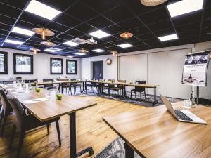 Zona de afaceri și/sau sala de conferințe de la Mercure Pau Palais des Sports +49 fotografii