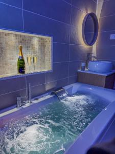 Φωτογραφία από το άλμπουμ του T2 avec bain à remous en plein centre de Chartres σε Chartres