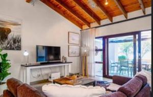 Et tv og/eller underholdning på Oubaai golf eatate