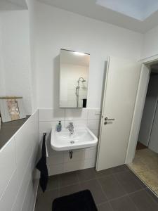 Ένα μπάνιο στο Ferienhaus in ruhiger Lage +34 φωτογραφίες