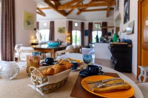 Φαγητό σε αυτός ο ξενώνας ή κάπου εκεί κοντά