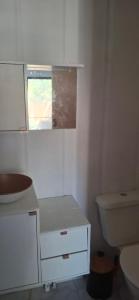 Koupelna v ubytování Containers sol e aço