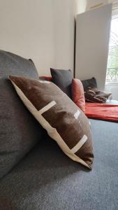 Χώρος καθιστικού στο Comfy Parisian studio!