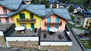 Το κτήριο όπου στεγάζεται  το διαμέρισμα