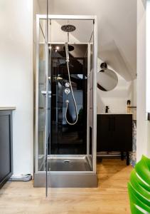 Ένα μπάνιο στο Le Studio - Cosy et fonctionnel - plein centre