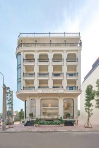 Tòa nhà nơi khách sạn tọa lạc