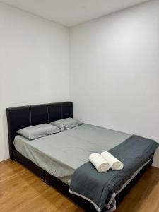 Postel nebo postele na pokoji v ubytování Make Memories Residence 2BR Suite Summer Mall