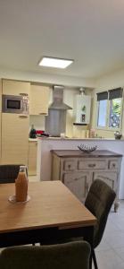 Η κουζίνα ή μικρή κουζίνα στο Xapital