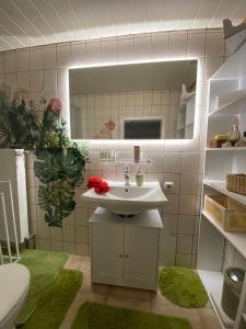 Ένα μπάνιο στο Gartenblick +46 φωτογραφίες