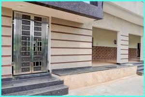 Exteriér nebo vchod ubytování Metro Royal Inn Near Lucknow Railway Station - Free Wifi and Free Parking Facilities # Fully Air conditioning Deluxe Room - Best Hotel In Lucknow