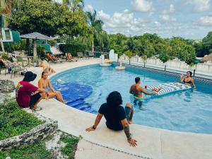 Πισίνα στο ή κοντά στο Viajero Bacalar Hostel