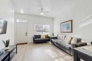 Et opholdsområde på Coconut Bungalow #103