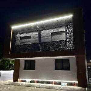 Το κτήριο όπου στεγάζεται  το διαμέρισμα