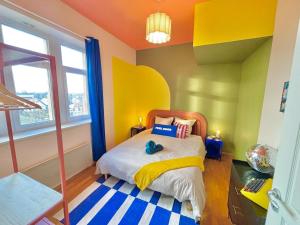 Кровать или кровати в номере La Belle Breisach - Pop et Arty - Near Colmar