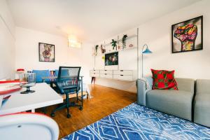 Гостиная зона в Central Barbican Hideaway Large Studio +37 фотографий