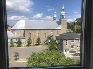 Το κτήριο όπου στεγάζεται  το διαμέρισμα