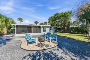 Κήπος έξω από το Walk 2 Beach Corporate Families Pets OK