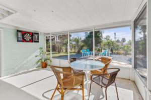 Πισίνα στο ή κοντά στο Walk 2 Beach Corporate Families Pets OK