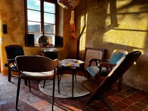 Χώρος καθιστικού στο Le Relai Valdieu